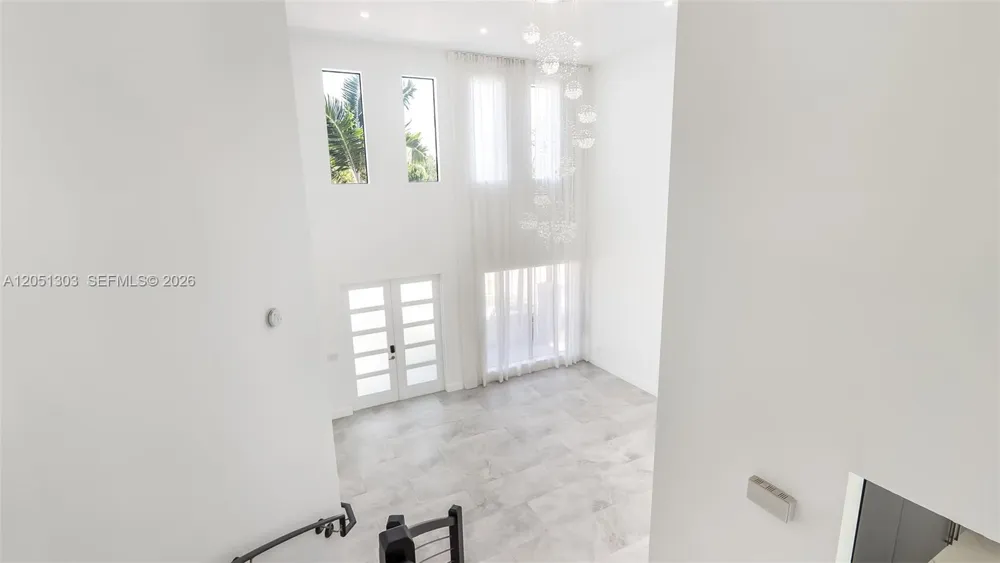 8900 NW 161st Ter Miami Lakes, FL 33018