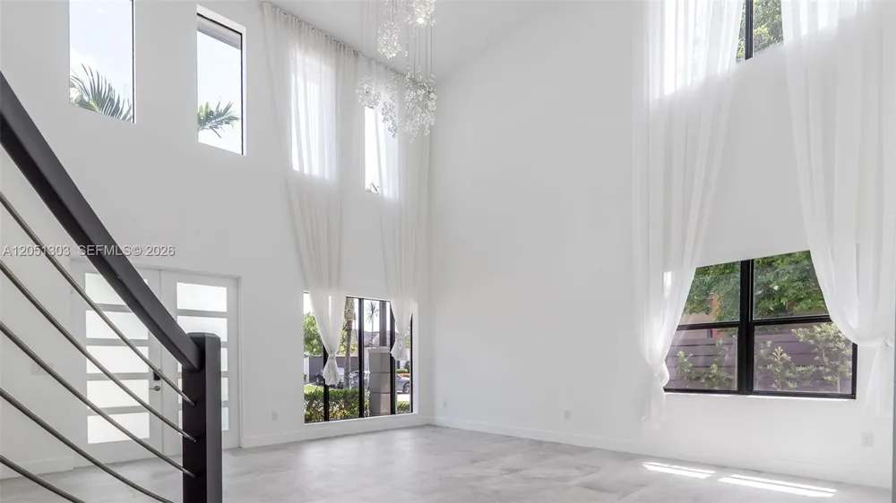 8900 NW 161st Ter Miami Lakes, FL 33018