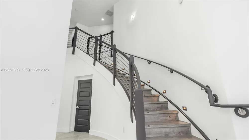 8900 NW 161st Ter Miami Lakes, FL 33018