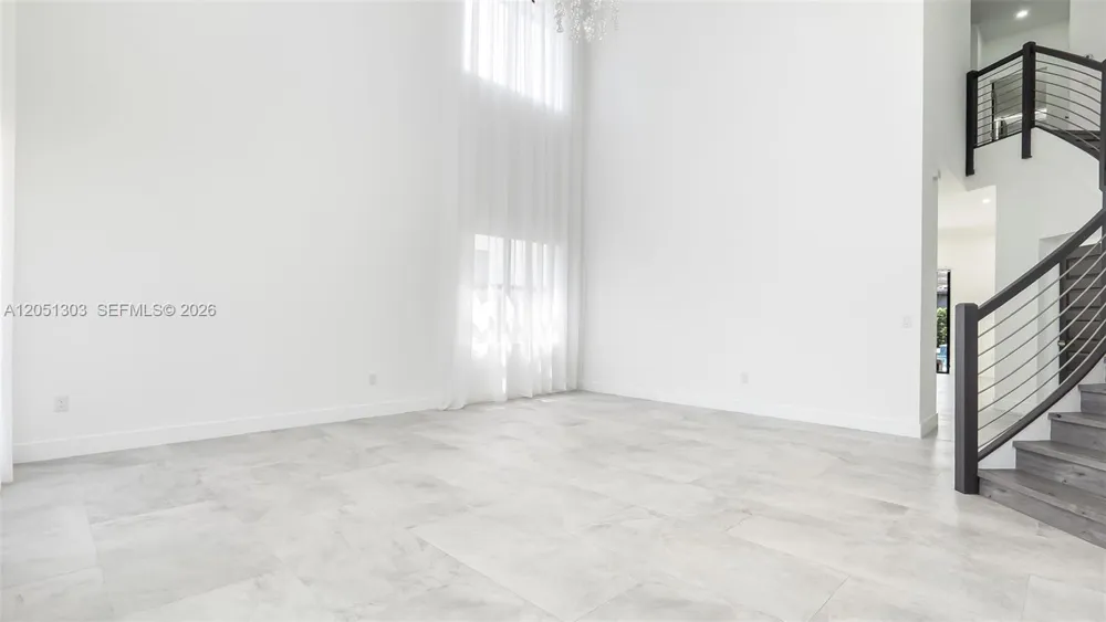 8900 NW 161st Ter Miami Lakes, FL 33018