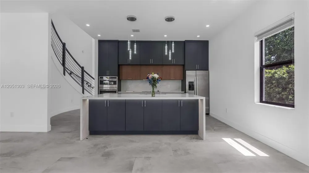 8900 NW 161st Ter Miami Lakes, FL 33018