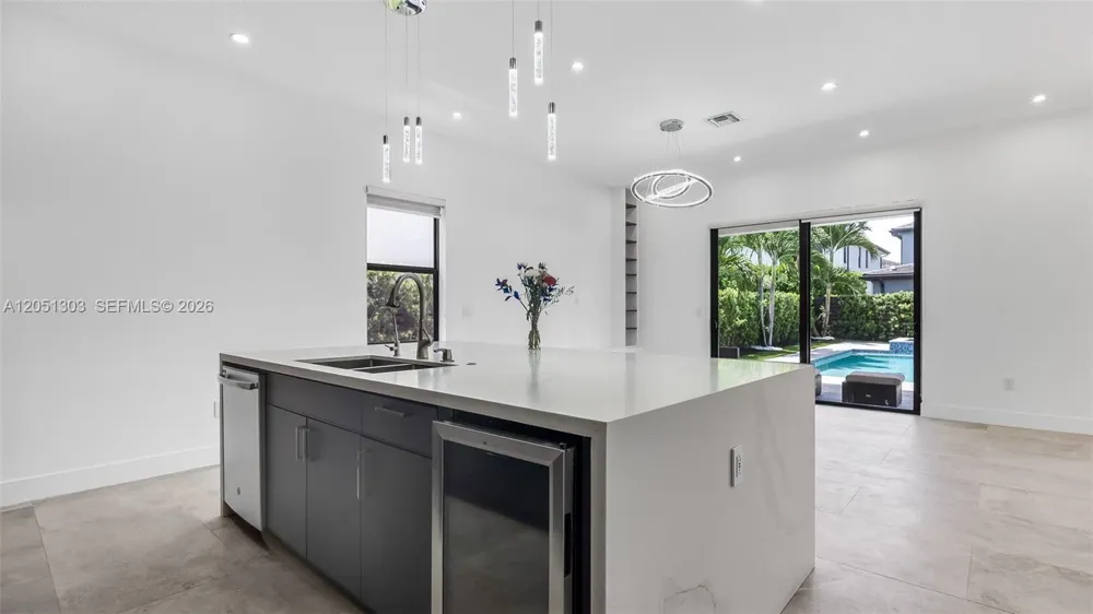 8900 NW 161st Ter Miami Lakes, FL 33018