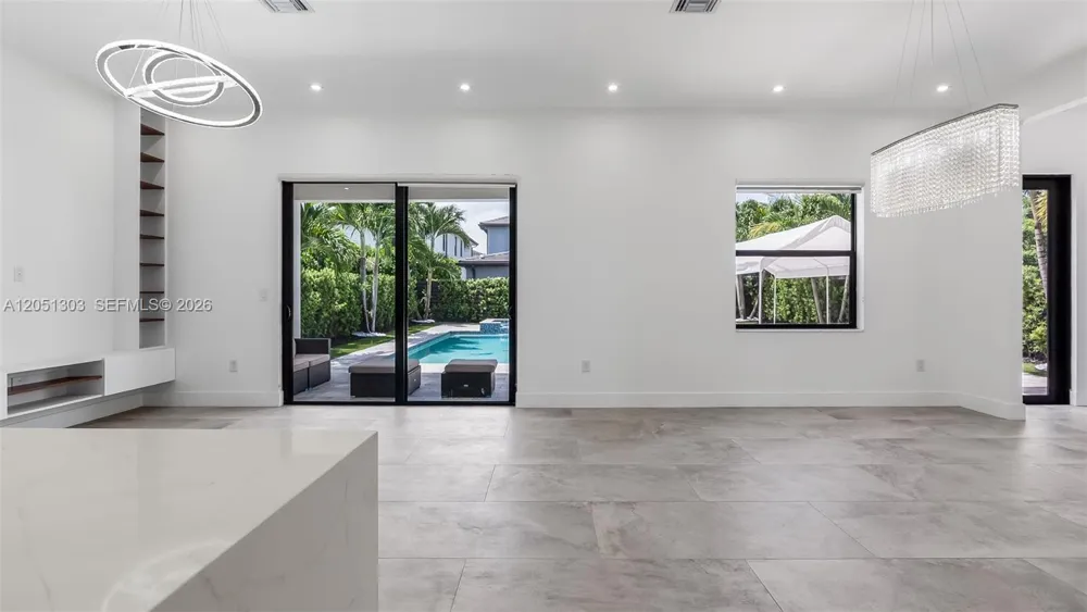 8900 NW 161st Ter Miami Lakes, FL 33018