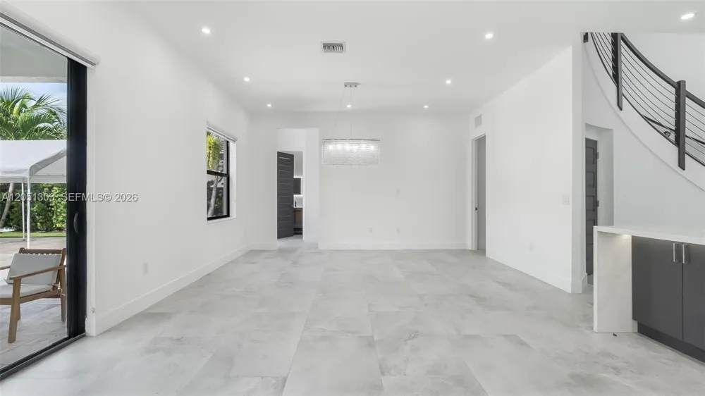 8900 NW 161st Ter Miami Lakes, FL 33018