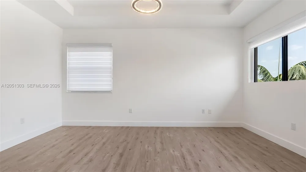 8900 NW 161st Ter Miami Lakes, FL 33018