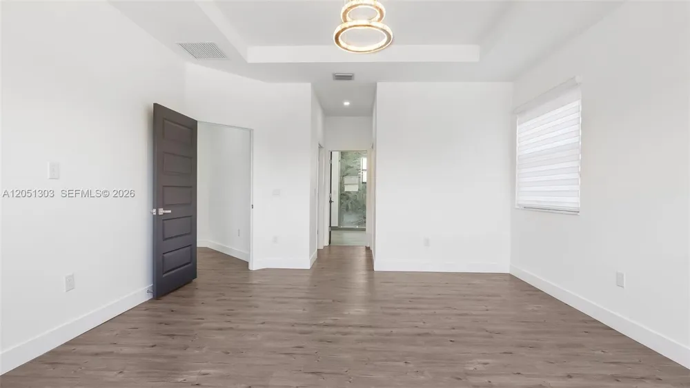 8900 NW 161st Ter Miami Lakes, FL 33018