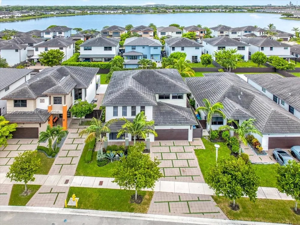8900 NW 161st Ter Miami Lakes, FL 33018