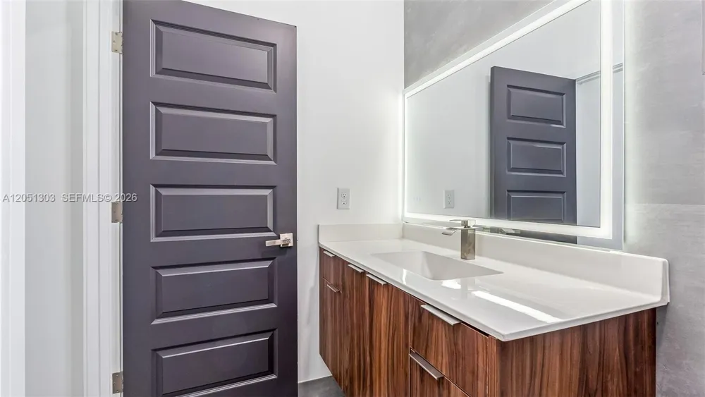 8900 NW 161st Ter Miami Lakes, FL 33018