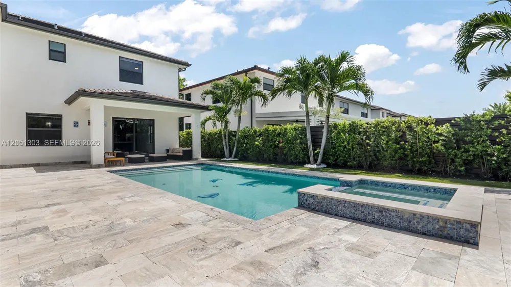 8900 NW 161st Ter Miami Lakes, FL 33018