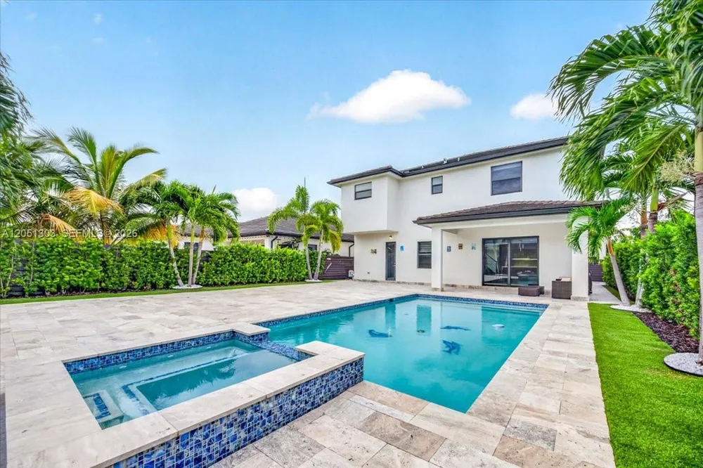8900 NW 161st Ter Miami Lakes, FL 33018