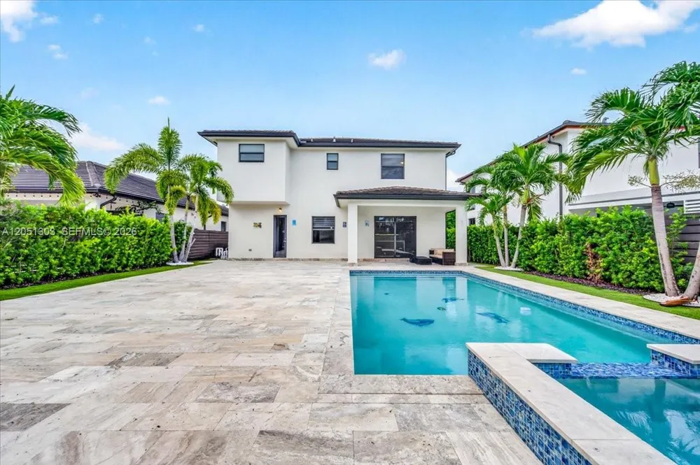 8900 NW 161st Ter Miami Lakes, FL 33018