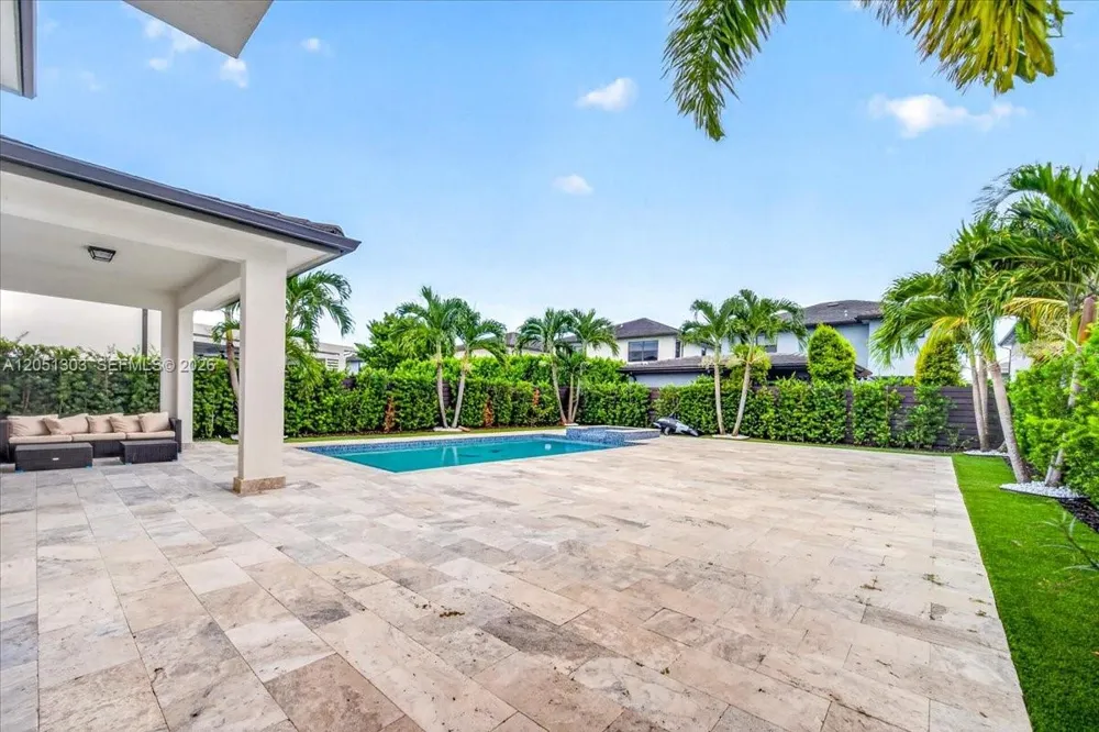 8900 NW 161st Ter Miami Lakes, FL 33018