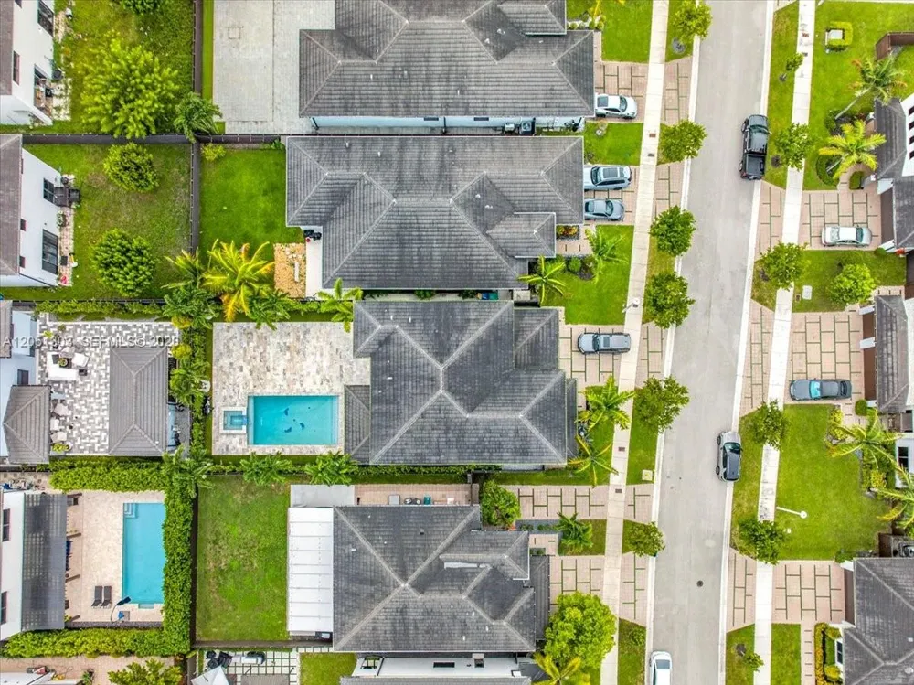 8900 NW 161st Ter Miami Lakes, FL 33018