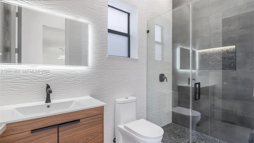 8900 NW 161st Ter Miami Lakes, FL 33018