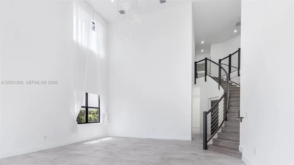 8900 NW 161st Ter Miami Lakes, FL 33018