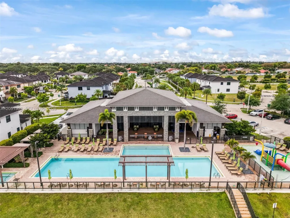 8900 NW 161st Ter Miami Lakes, FL 33018