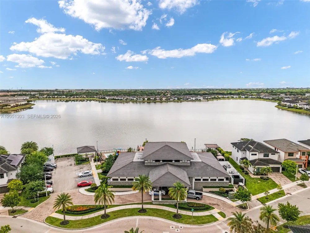 8900 NW 161st Ter Miami Lakes, FL 33018