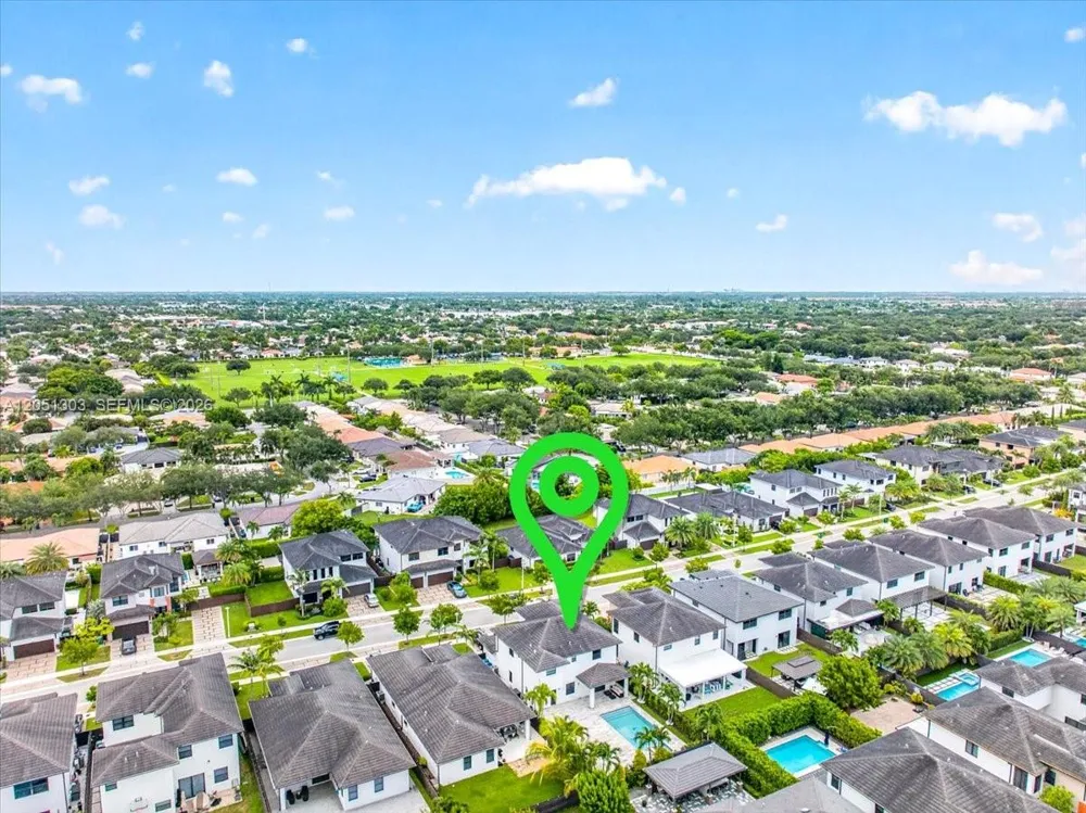 8900 NW 161st Ter Miami Lakes, FL 33018