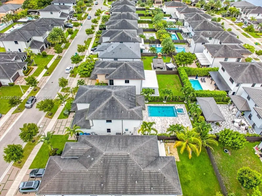 8900 NW 161st Ter Miami Lakes, FL 33018