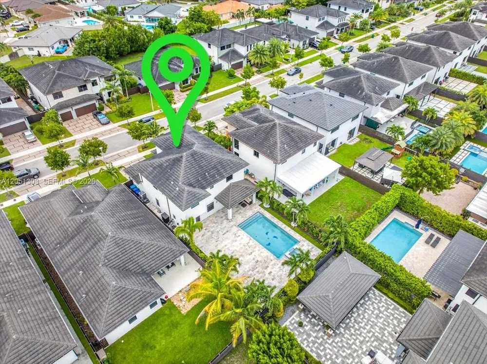 8900 NW 161st Ter Miami Lakes, FL 33018