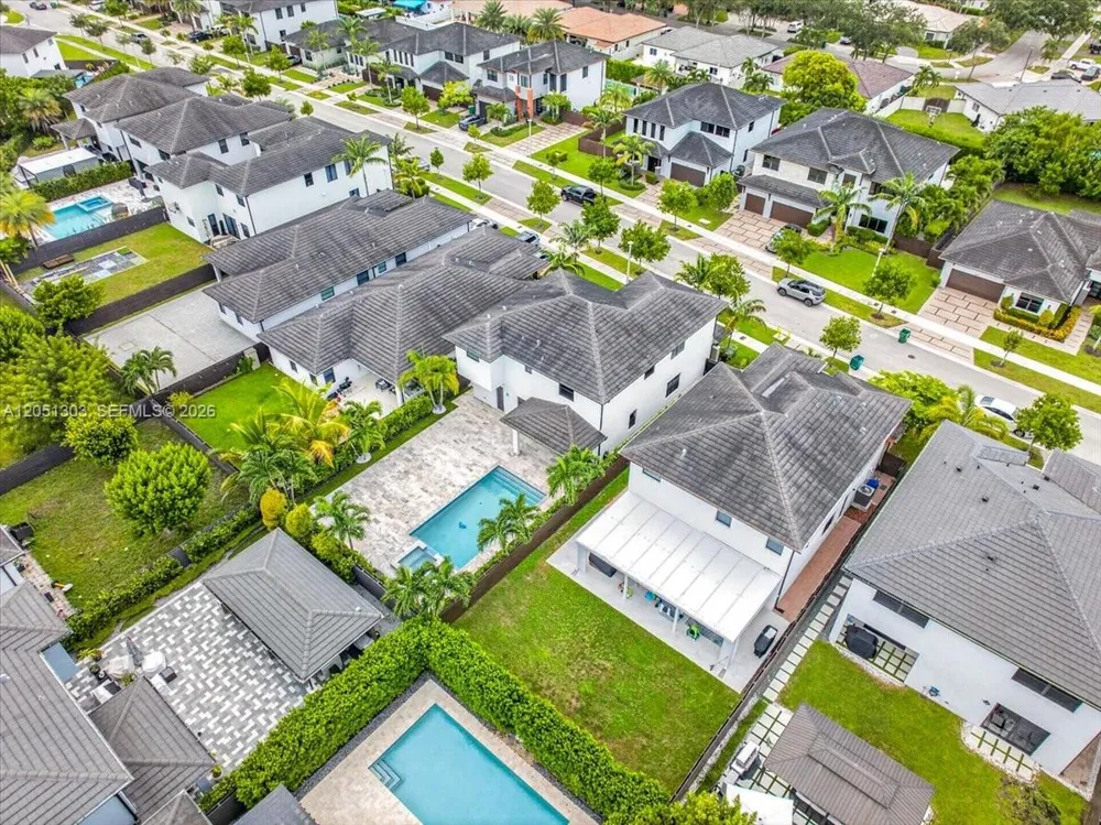 8900 NW 161st Ter Miami Lakes, FL 33018