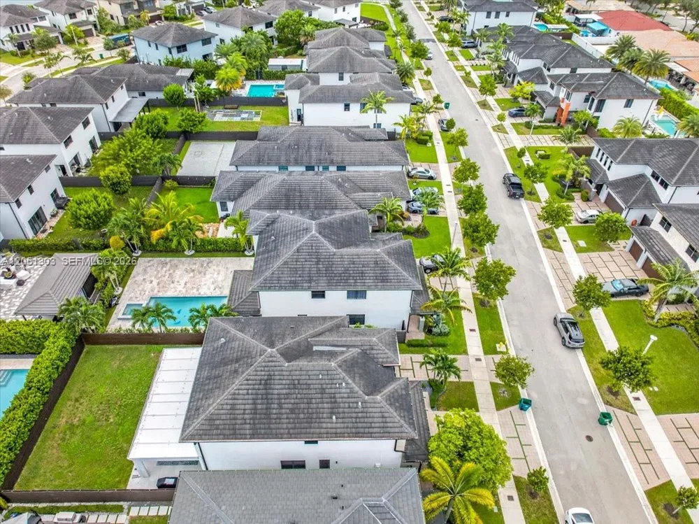 8900 NW 161st Ter Miami Lakes, FL 33018