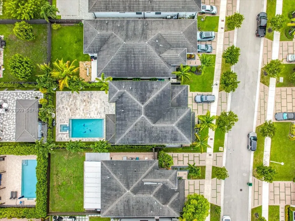 8900 NW 161st Ter Miami Lakes, FL 33018