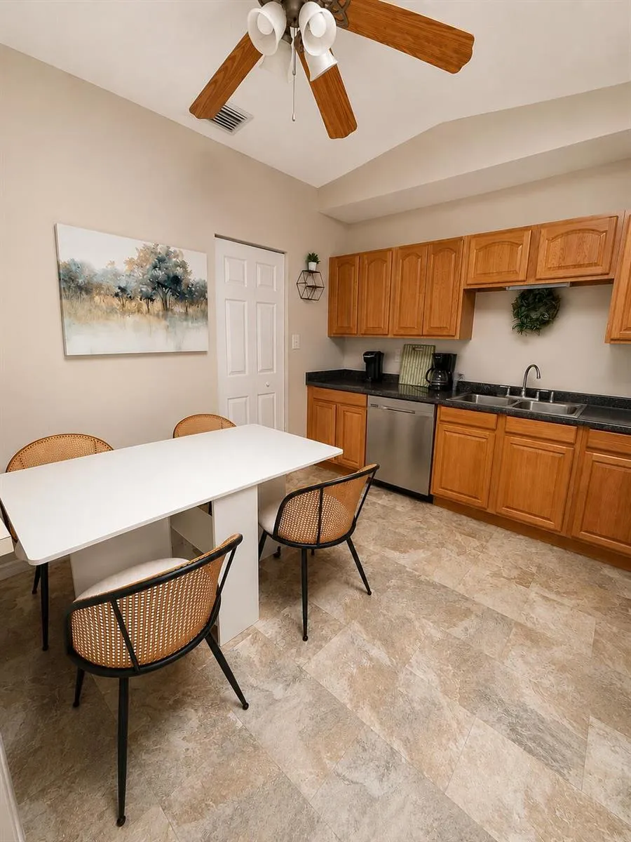 1433 Captains Walk #18a Fort Pierce, FL 34950