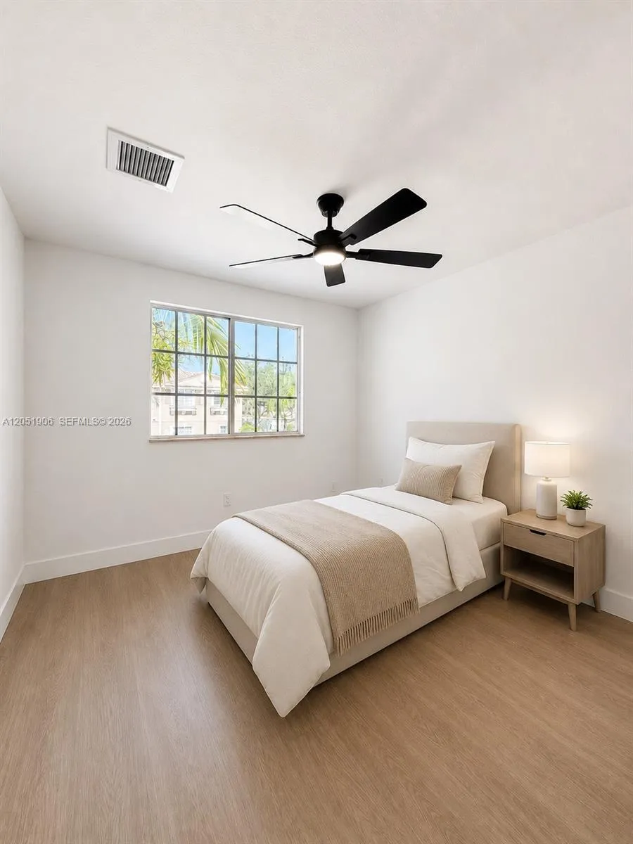 5905 Manchester Way Tamarac, FL 33321