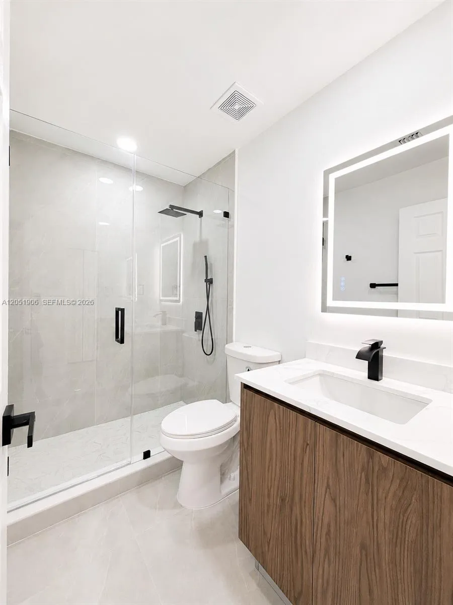 5905 Manchester Way Tamarac, FL 33321