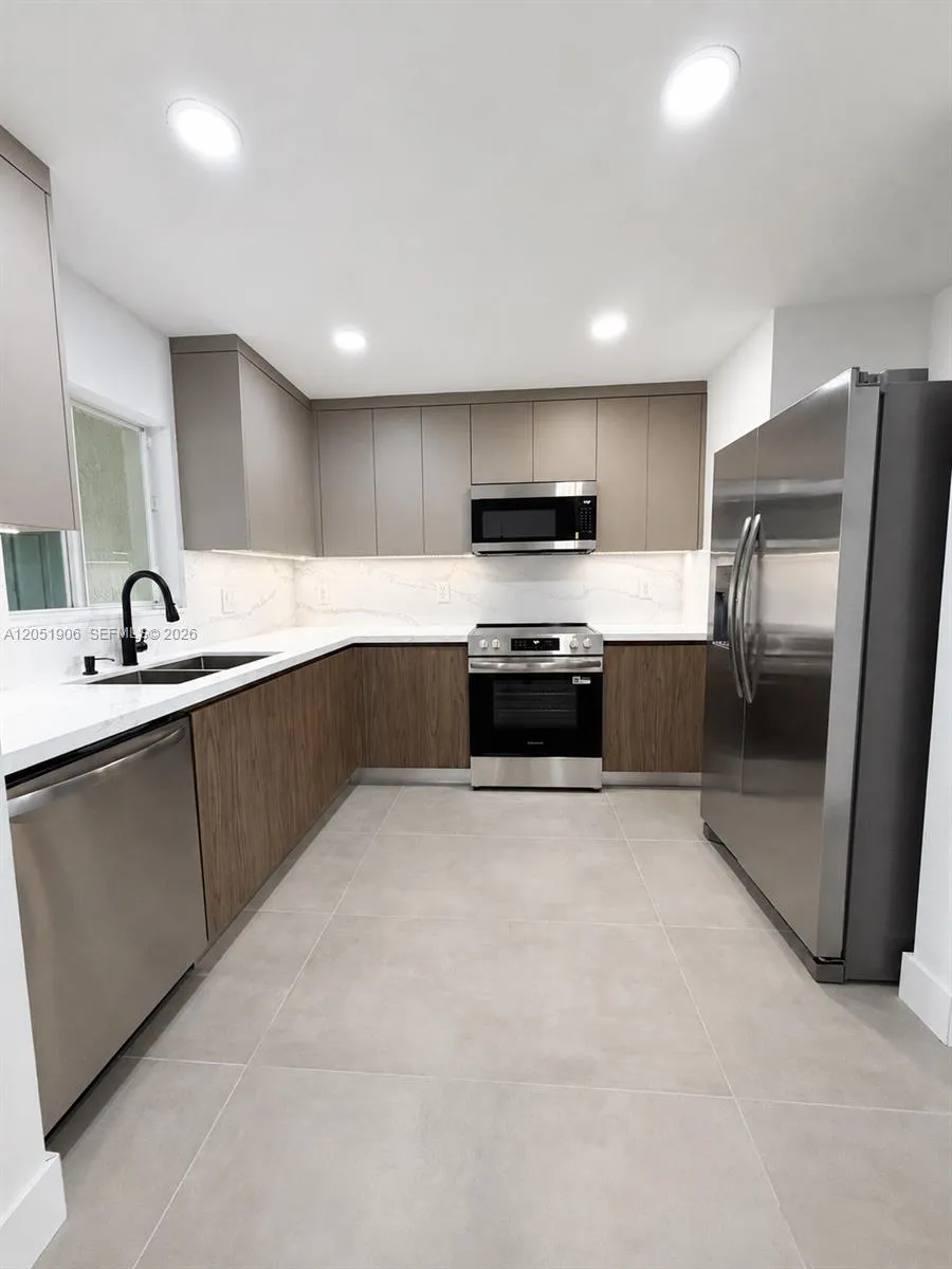 5905 Manchester Way Tamarac, FL 33321