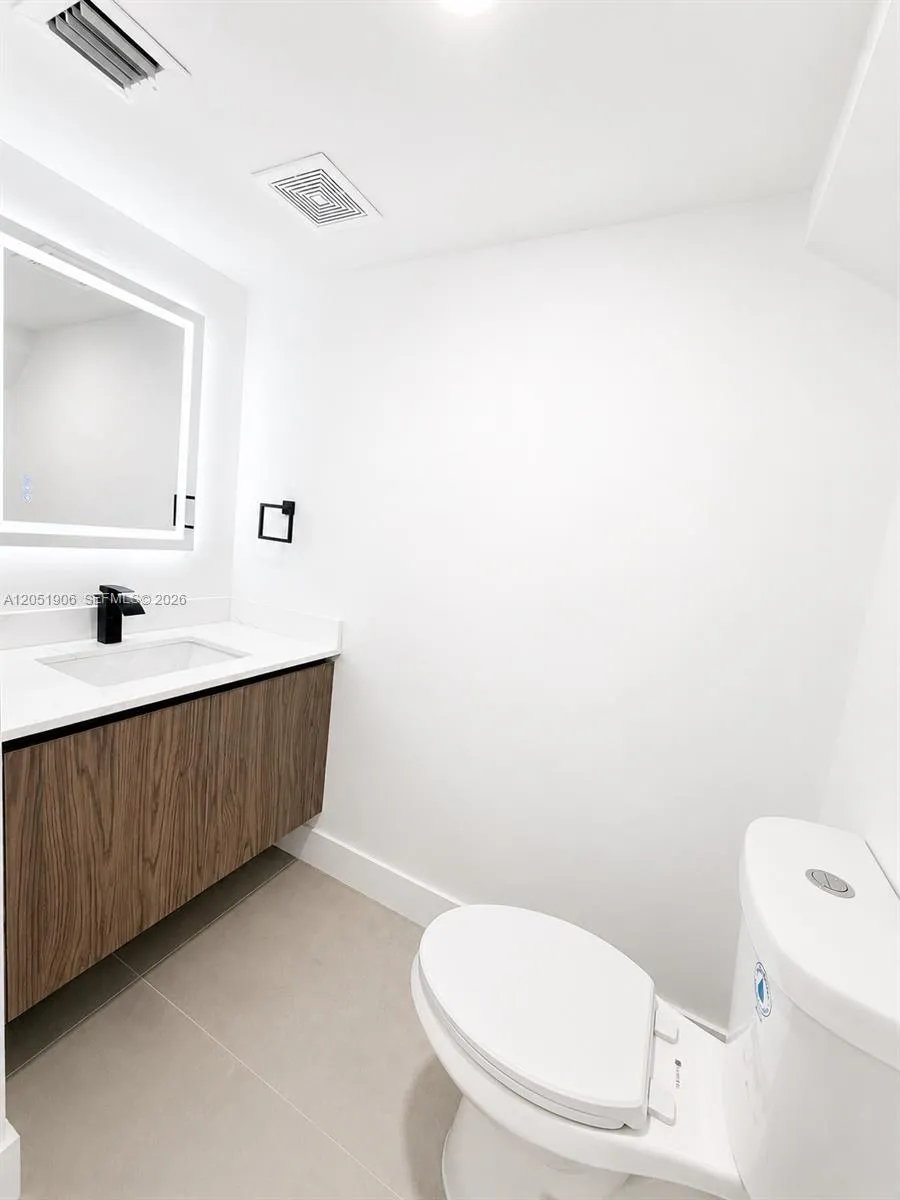 5905 Manchester Way Tamarac, FL 33321
