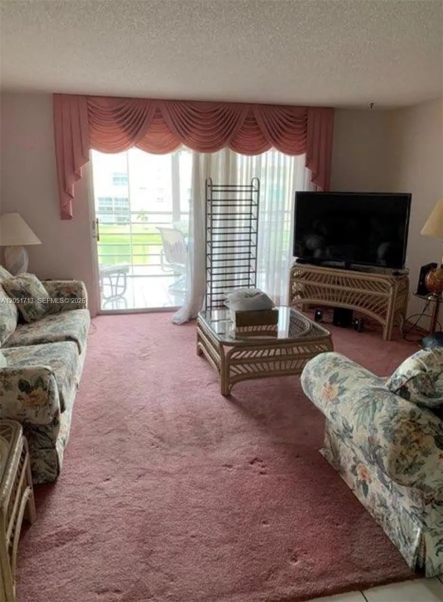 441 SE 3rd St #505 Dania Beach, FL 33004