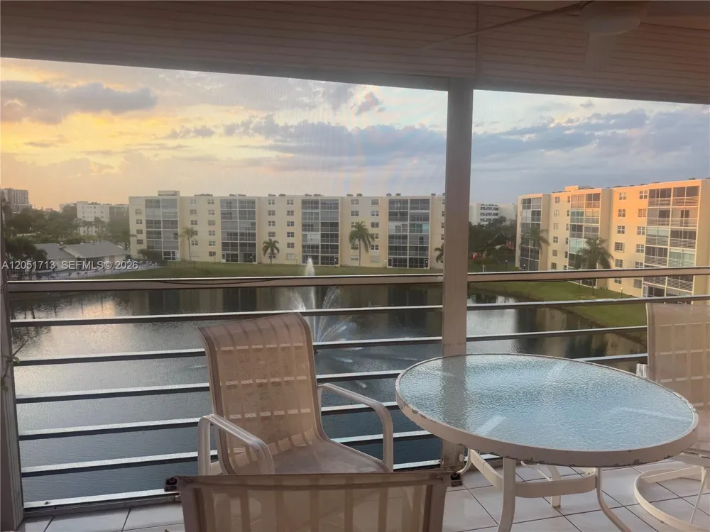 441 SE 3rd St #505 Dania Beach, FL 33004