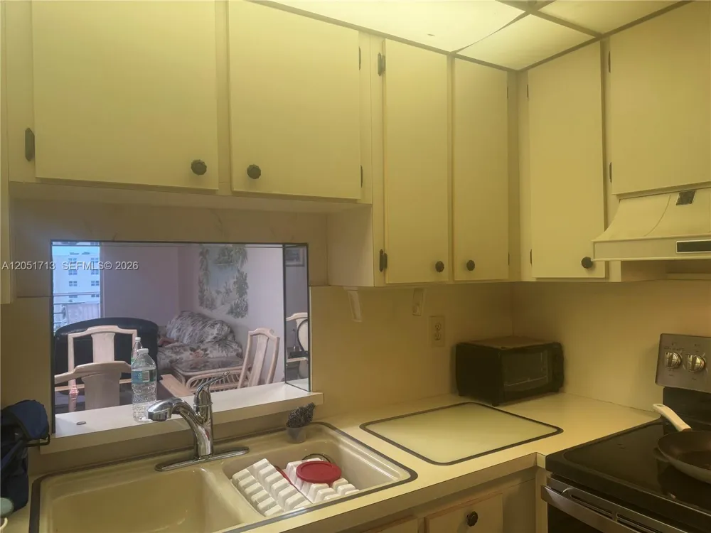 441 SE 3rd St #505 Dania Beach, FL 33004