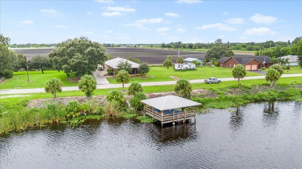 1121 River Road Moore Haven, FL 33471