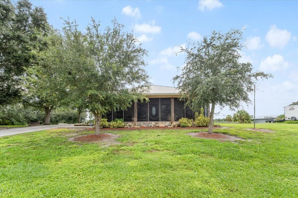 1121 River Road Moore Haven, FL 33471