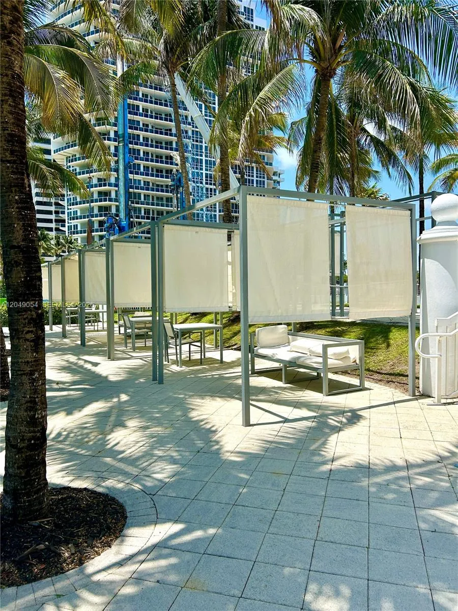 10275 Collins Ave #1116 Bal Harbour, FL 33154