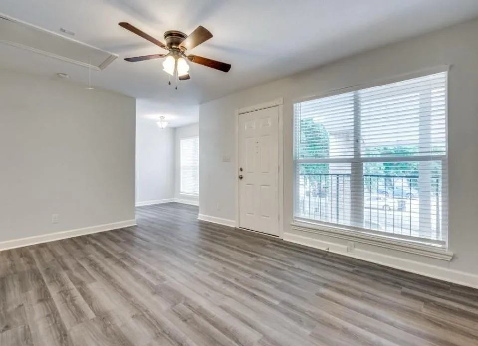 1013 Gunnison Street #4 Sealy, TX 77474