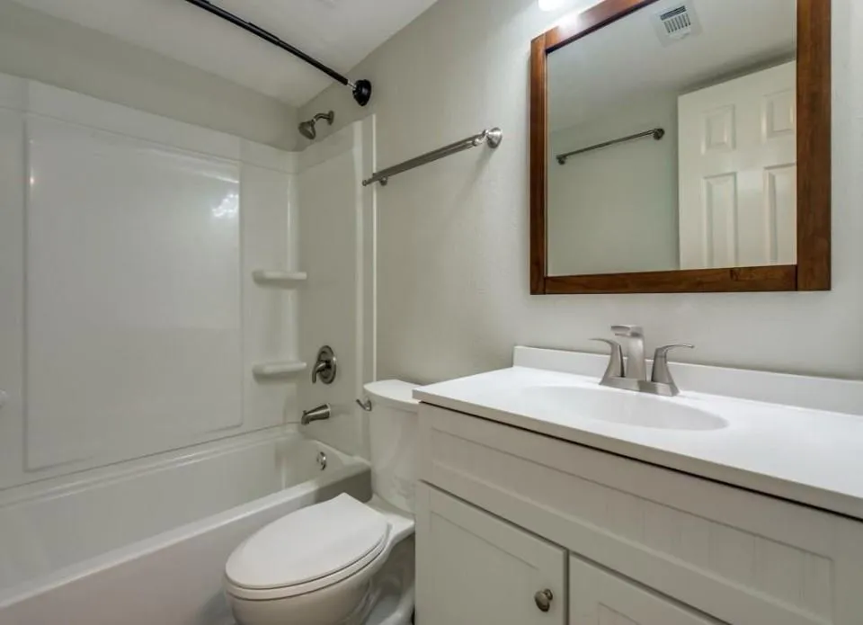 1013 Gunnison Street #4 Sealy, TX 77474