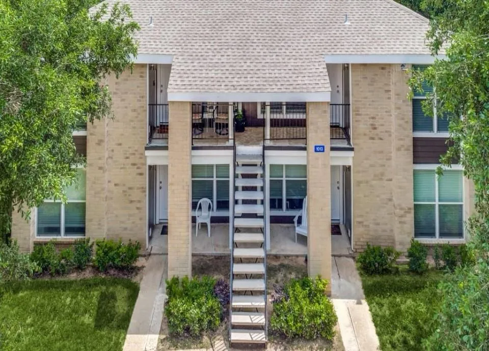 1013 Gunnison Street #4 Sealy, TX 77474