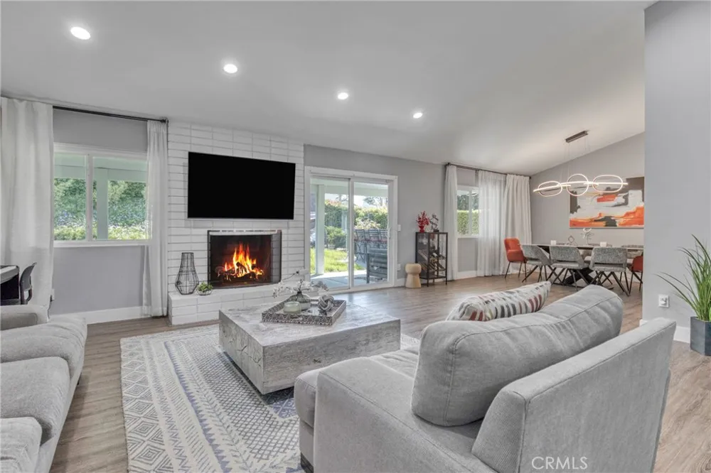 7293 Cirrus Way West Hills, CA 91307