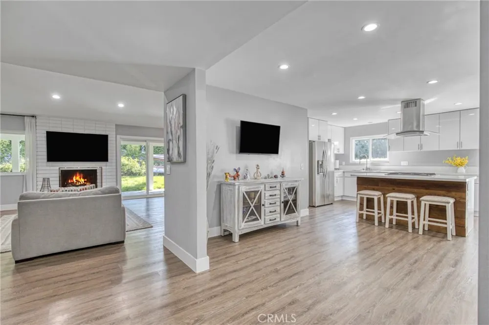 7293 Cirrus Way West Hills, CA 91307