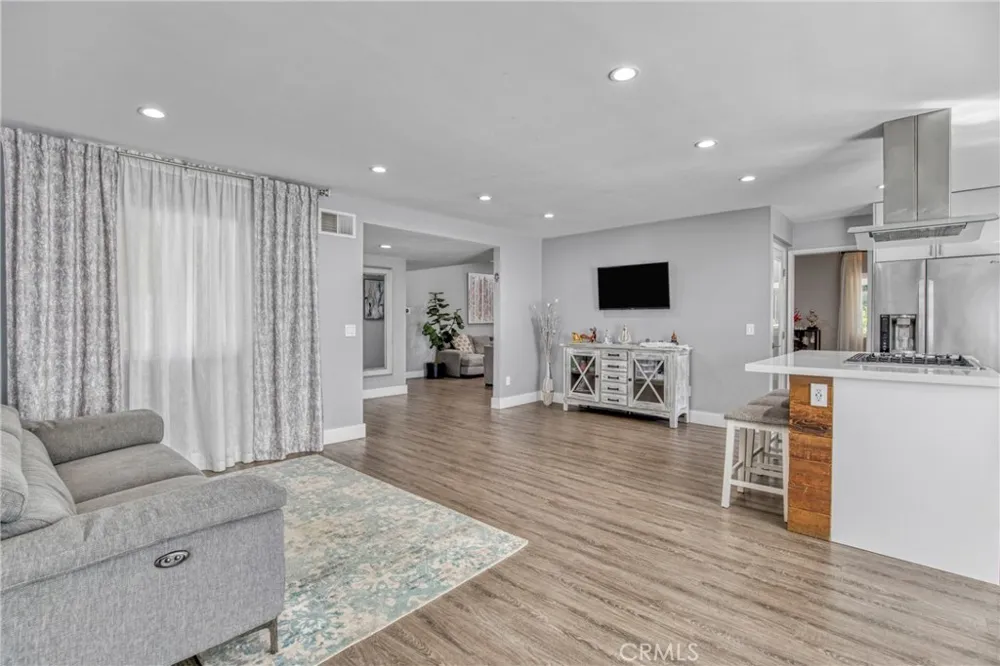 7293 Cirrus Way West Hills, CA 91307