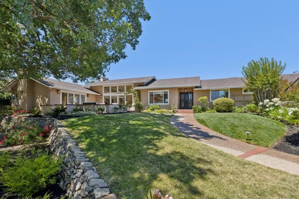 14275 Hilltop Way Saratoga, CA 95070
