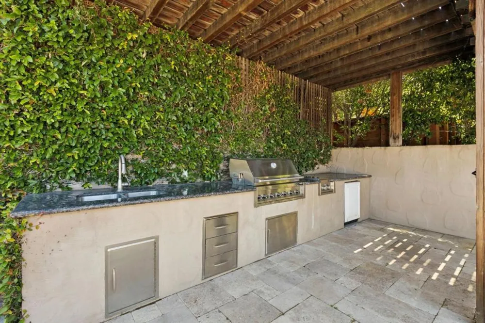 14275 Hilltop Way Saratoga, CA 95070