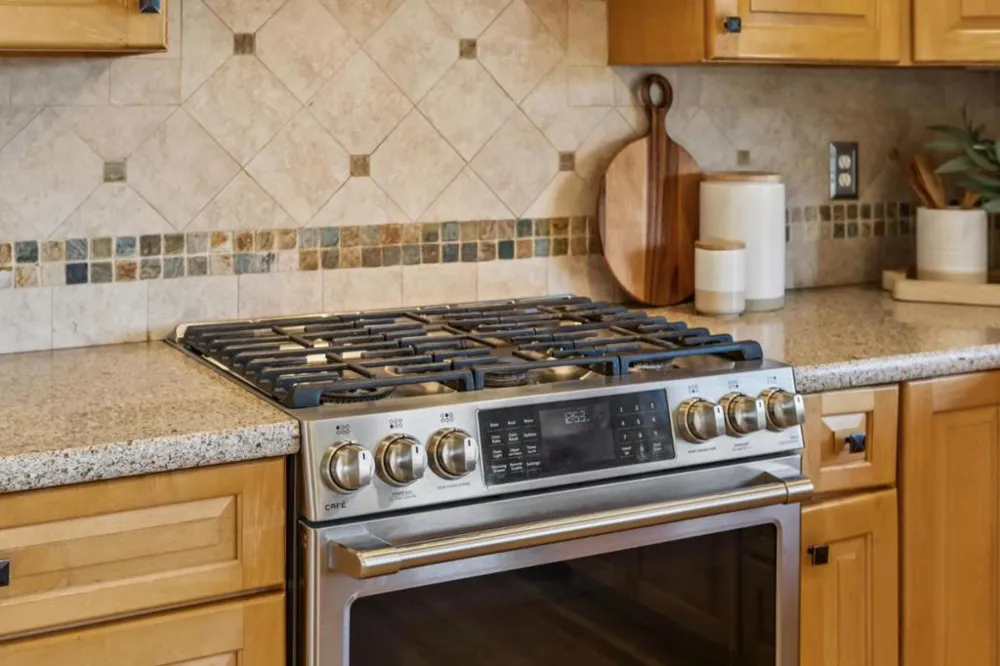 14275 Hilltop Way Saratoga, CA 95070