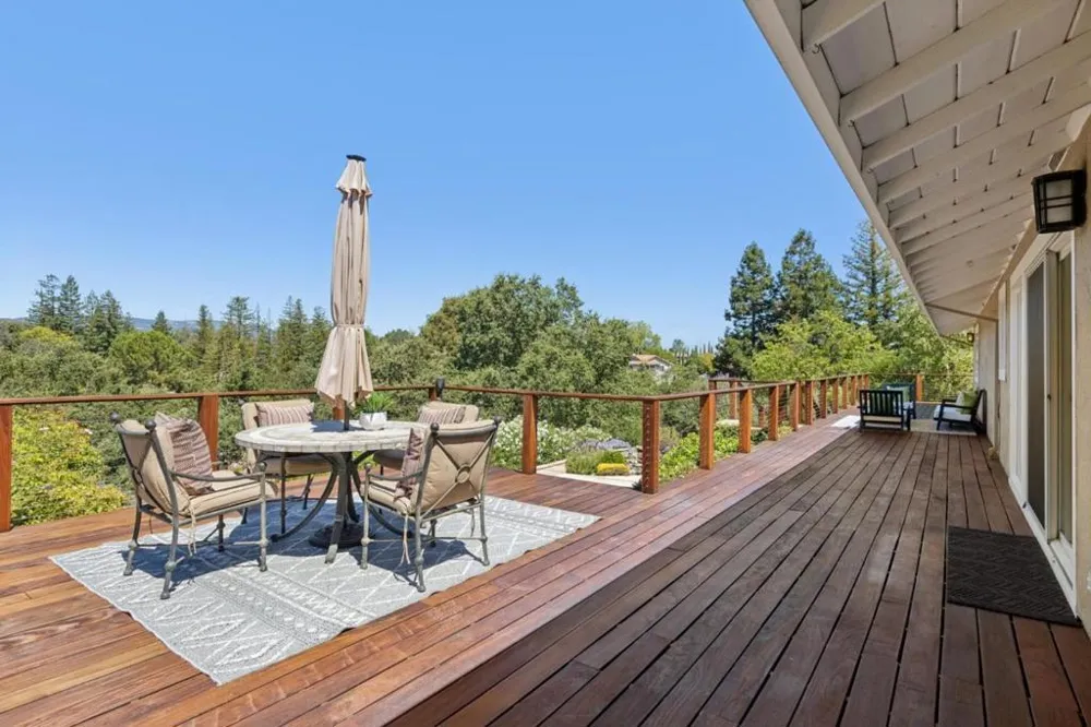 14275 Hilltop Way Saratoga, CA 95070