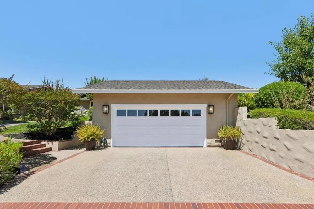 14275 Hilltop Way Saratoga, CA 95070