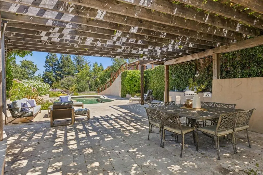 14275 Hilltop Way Saratoga, CA 95070